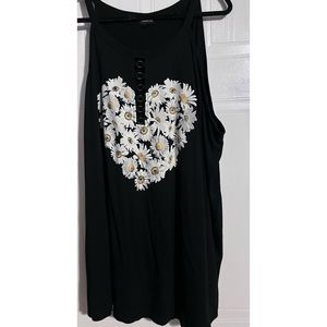 2/$20❤️ EUC Torrid sz 5 sexy Daisy heart tank